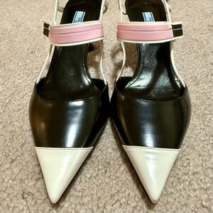 NWOT 💝 Prada Mary jane leather heels